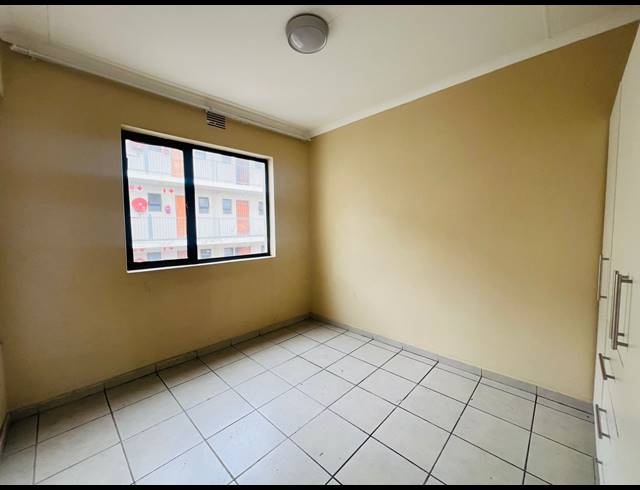 2 BEDROOM APARTMENT FOR SALE IN NEWLANDS EAST